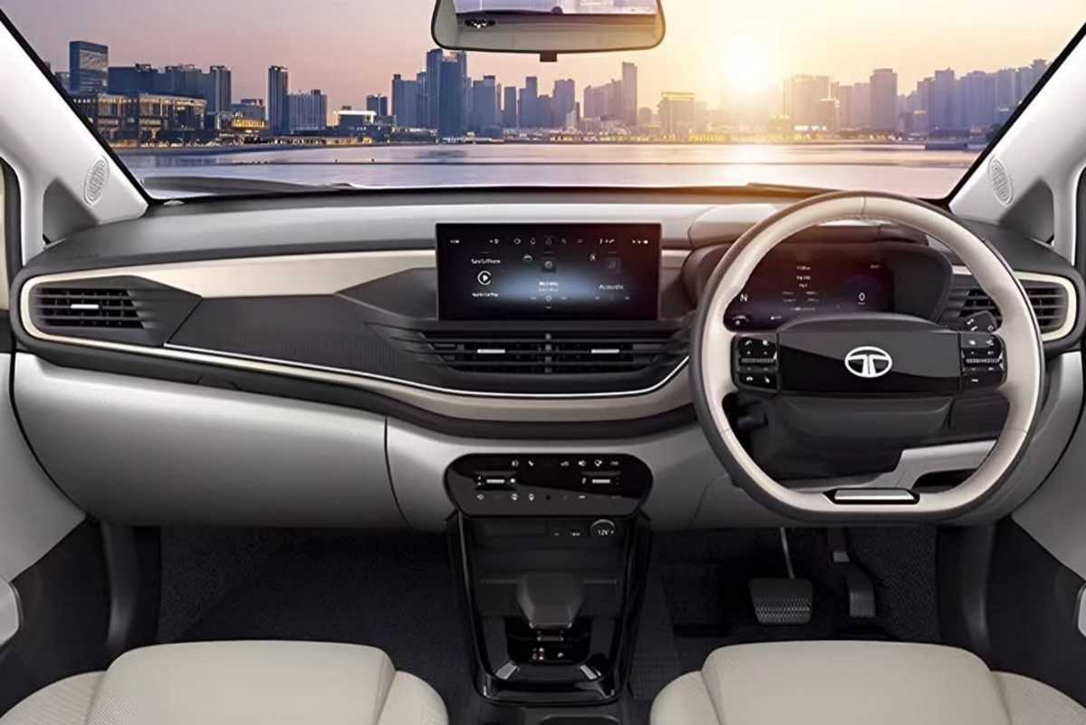 Tata Altroz 2025 Features & Interior