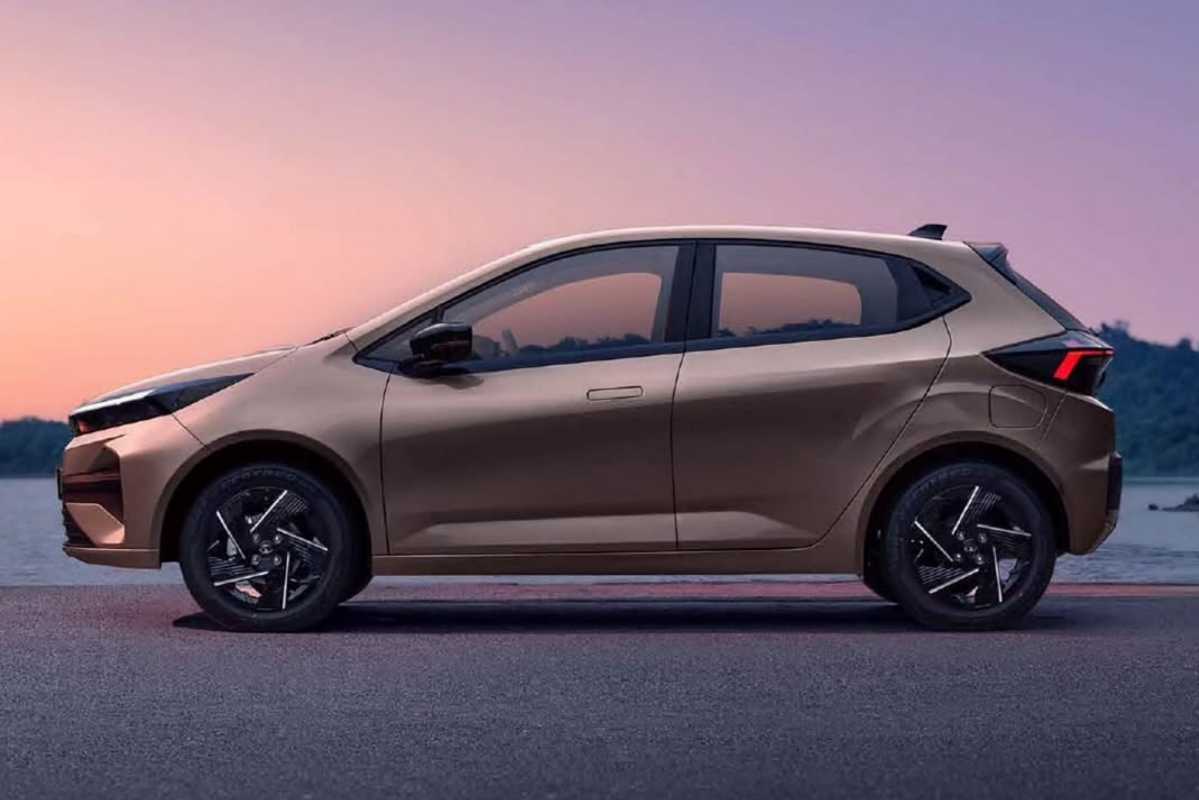 Tata Altroz 2025 Side View